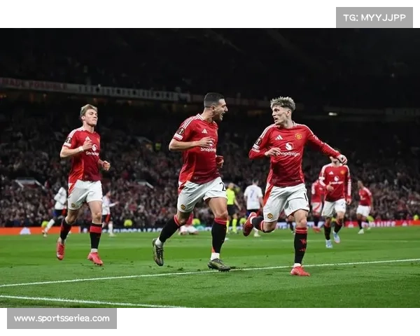 里昂两度落后两度扳平,最终补时阶段遭巴黎绝杀 里昂两度落后两度扳平,最终补时阶段遭巴黎绝杀