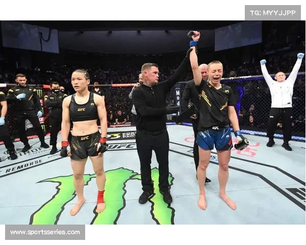 舍甫琴科一致判定战胜张伟丽,成功卫冕UFC蝇量级冠军 舍甫琴科一致判定战胜张伟丽,成功卫冕UFC蝇量级冠军